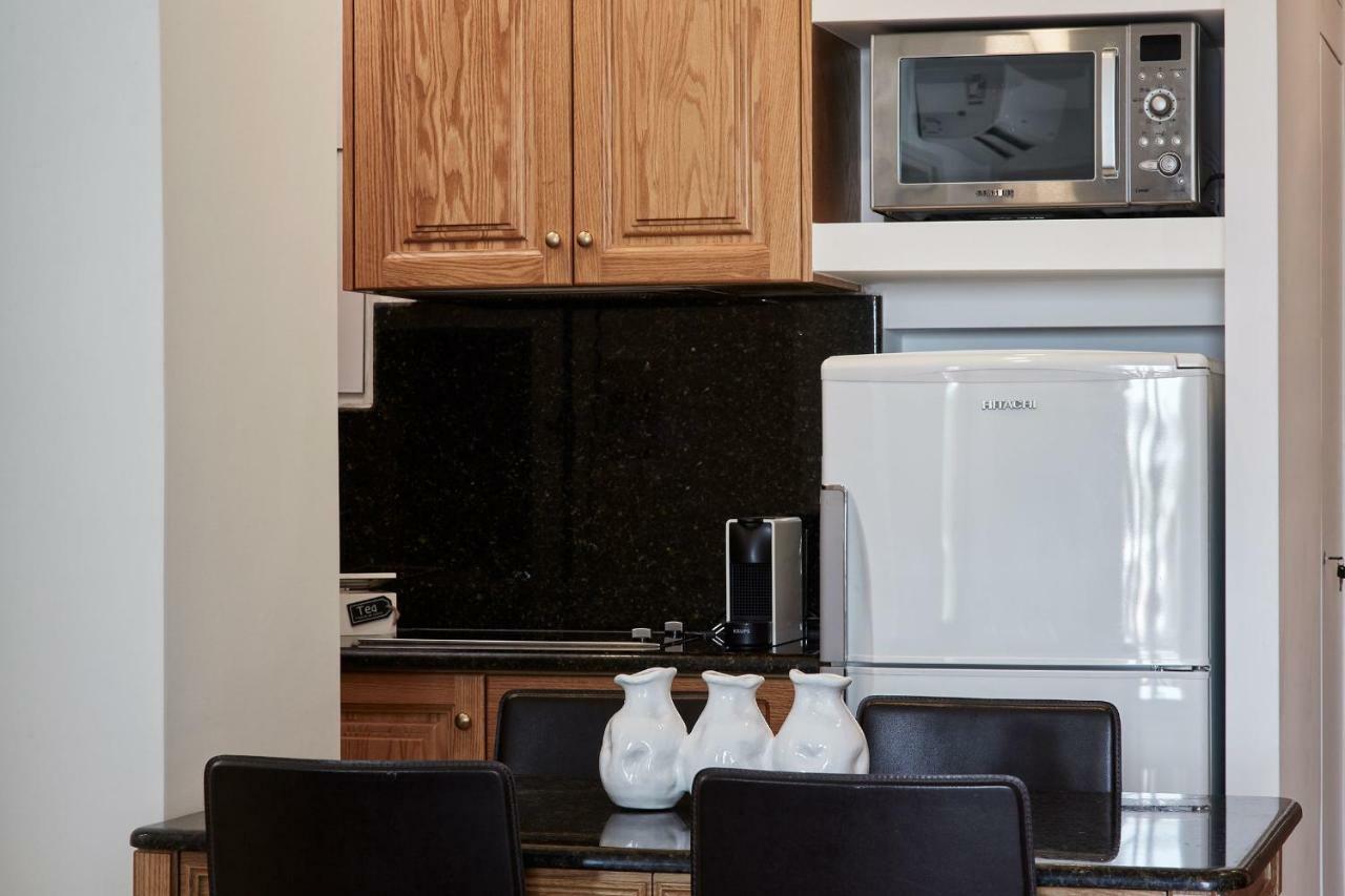 Chic One Bd Apartment With Hilton View Athens Luaran gambar
