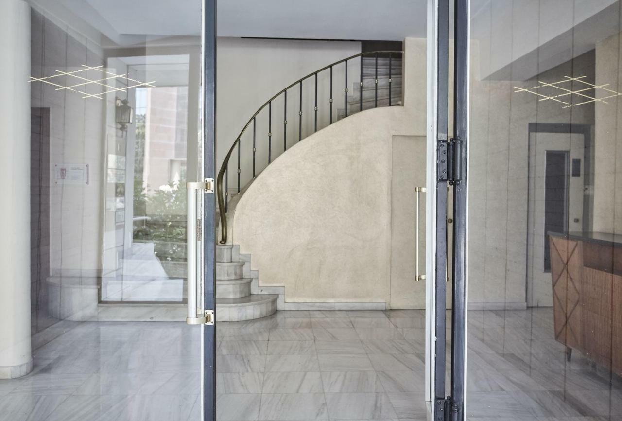 Chic One Bd Apartment With Hilton View Athens Luaran gambar